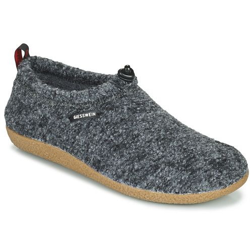 Pantofole uomo Giesswein VENT Grigio, eleganti e confortevoli, ideali per l'uso quotidiano. Realizzate con materiali di alta qualità per garantire resistenza e comfort, queste pantofole offrono un design moderno e versatile, perfette per rilassarsi a casa o per brevi uscite. Acquista ora le Giesswein VENT Grigio e trasforma il tuo relax in un'esperienza di lusso.