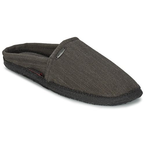 Pantofole uomo Giesswein VILLACH grigio, comode e eleganti, ideali per ogni occasione. Realizzate con materiali di alta qualità, queste pantofole offrono comfort e stile, perfette per l'uso domestico. Scarpe Giesswein VILLACH in tonalità grigia, perfette per completare il tuo look casual.
