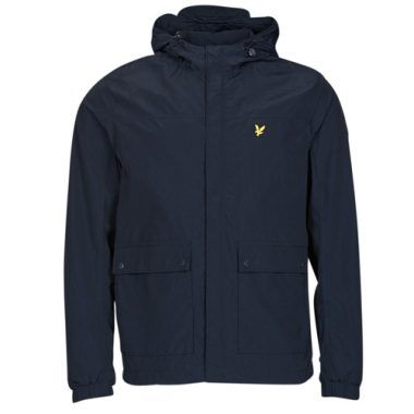 Parka uomo Lyle & Scott JK1310V Marine, elegante e versatile, perfetto per l'inverno. Realizzato in materiale di alta qualità, offre calore e comfort. Design moderno e funzionale, ideale per look casual e urbano. Acquista ora per un inverno alla moda con il parka Lyle & Scott.