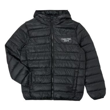 Piumino ragazzo Calvin Klein Jeans LW DOWN LOGO JACKET Nero, elegante e moderno, ideale per la stagione invernale. Realizzato con materiali di alta qualità, offre calore e comfort. Perfetto per un look trendy e casual, con logo distintivo Calvin Klein. Acquista ora il tuo piumino per un stile impeccabile e alla moda!