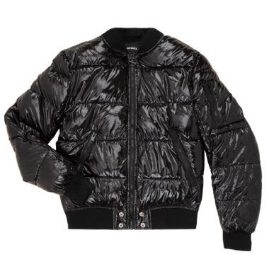 Piumino ragazzo Diesel JONY Nero, giacca invernale elegante e versatile, realizzata in tessuto resistente per un comfort ottimale. Design moderno con dettagli raffinati, ideale per bambini e adolescenti. Perfetto per affrontare il freddo con stile. Acquista ora il tuo Diesel Piumino JONY Nero per un look trendy e protettivo durante la stagione invernale.