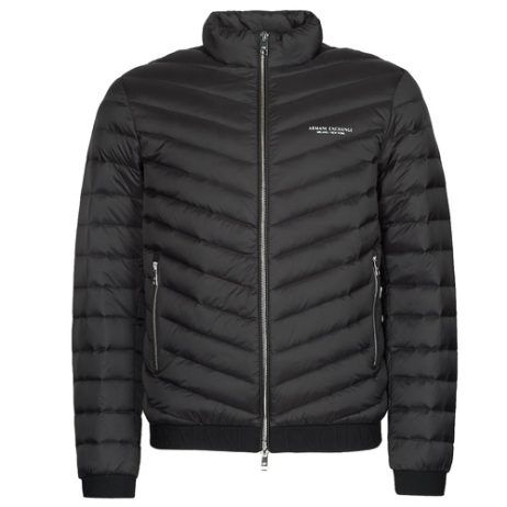 Piumino uomo Armani Exchange 8NZB52, colore nero, elegante e trendy, realizzato in materiale di alta qualità. Ideale per l'inverno, offre comfort e stile. Perfetto per il guardaroba maschile, ideale per abbinamenti casual e formali. Scopri il calore e la raffinatezza del piumino Armani Exchange 8NZB52.