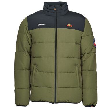 Piumino uomo Ellesse NEBULA JACKET Kaki, elegante e caldo, ideale per l'inverno. Questo giaccone offre comfort e stile, perfetto per outfit casual. Scopri il calore e la versatilità di questo piumino Ellesse, un must-have per la stagione fredda.