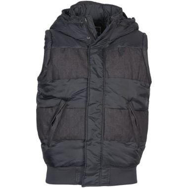 Piumino uomo G-Star Raw SALVOZ blu, elegante e alla moda, ideale per l'inverno. Realizzato con materiali di alta qualità, offre calore e comfort. Perfetto per outfit casual e urbani, questo piumino G-Star Raw è un must-have nel guardaroba maschile. Scopri lo stile unico e la versatilità del piumino SALVOZ blu, ideale per ogni occasione.