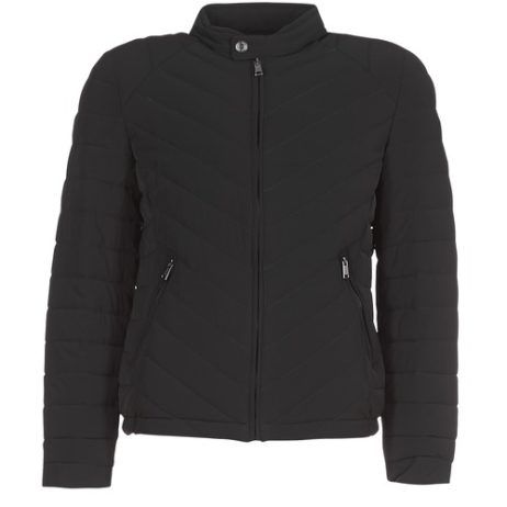 "Piumino Uomo Guess NINIIE Nero, elegante e caldo, perfetto per l'inverno. Giacca imbottita in tessuto morbido, ideale per look casual e sportivi. Disponibile in taglie diverse, il piumino Guess combina stile e comfort. Acquista ora il Guess NINIIE Nero e affronta il freddo con classe."