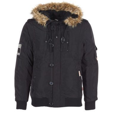 Piumino Uomo Lonsdale JARRETH Nero, leggero e caldo, ideale per l'inverno. Giacca imbottita con design elegante e pratico, perfetta per ogni occasione. Disponibile in varie taglie, offre comfort e stile senza compromessi. Acquista ora il tuo Lonsdale JARRETH per affrontare il freddo con classe!