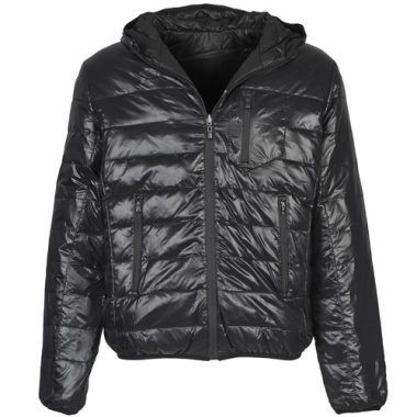 Piumino Uomo Umbro DIAMOND-DOUDOUNE-NOIR-SCHISTE Nero, un elegante piumino in stile contemporaneo, perfetto per l'inverno. Realizzato con materiali di alta qualità per garantire calore e comfort, questo piumino è ideale per ogni occasione, dalle passeggiate in città alle attività all'aperto. Il design moderno e versatile si abbina facilmente a qualsiasi outfit. Acquista il tuo piumino Umbro DIAMOND-DOUDOUNE-NOIR-SCHISTE Nero e affronta il freddo con stile!