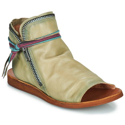 Sandali Felmini CAROLINA3 in verde, ideali per l'estate, con design elegante e confortevole, perfetti per ogni occasione. Sottolinea il tuo stile con questi sandali donna alla moda.