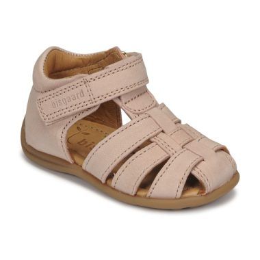 Sandali Bambina Ragazza Bisgaard CARLY Rosa - Eleganti e comodi, perfetti per le giornate estive. Questi sandali in tonalità rosa, realizzati con materiali di alta qualità, offrono un'ottima vestibilità e supporto per i piedi delle bambine. Ideali per passeggiate in città o momenti di svago, i sandali Bisgaard CARLY sono un must-have per il guardaroba estivo.