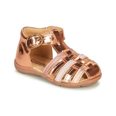 Sandali bambina ragazza Citrouille et Compagnie RINE Rosa, eleganti e confortevoli, ideali per la stagione estiva. Questi sandali sono realizzati con materiali di alta qualità, offrendo stile e praticità per le piccole. Perfetti per ogni occasione, dai giochi al parco alle uscite con gli amici. Acquista ora i sandali Citrouille et Compagnie RINE Rosa per aggiungere un tocco di colore e comodità al guardaroba delle tue bambine.