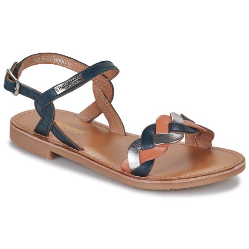 Sandali Les Tropéziennes par M Belarbi per bambina e ragazza modello BONBON in colorazione Marine, ideali per la stagione estiva. Realizzati con materiali di alta qualità, questi sandali offrono comfort e stile per ogni occasione. Perfetti per passeggiate, vacanze al mare e giornate all'aperto, aggiungono un tocco di eleganza e freschezza al look delle più giovani. Disponibili ora per un acquisto facile e veloce.