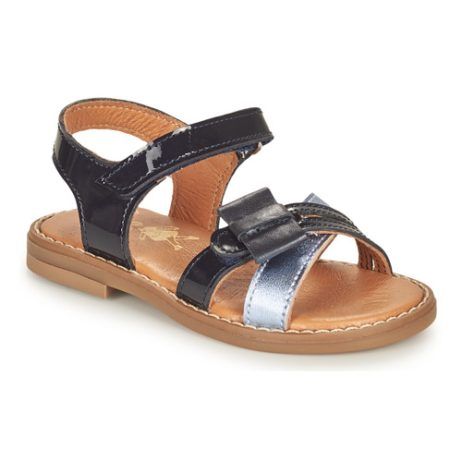 Sandali Little Mary per bambina ragazza modello CONSTANCE in elegante colore blu, ideali per l'estate. Realizzati con materiali di alta qualità per garantire comfort e durata, questi sandali sono perfetti per le giornate di sole. Design accattivante e alla moda, adatti per ogni occasione. Acquista ora i tuoi Little Mary Sandali bambina ragazza CONSTANCE Blu per un look trendy e comodo!