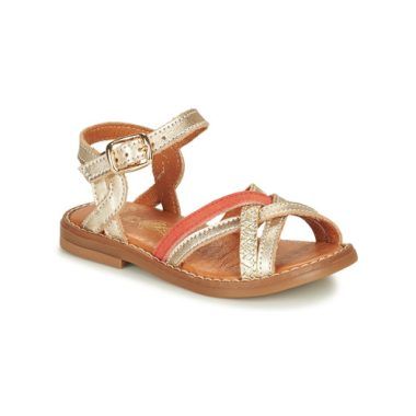 Sandali Little Mary per bambina ragazza modello SOEURETTE in color oro, perfetti per occasioni estive e festive. Realizzati con materiali di alta qualità, questi sandali offrono comfort e stile, rendendoli ideali per ogni outfit estivo. Scopri l'eleganza e la praticità dei sandali Little Mary.