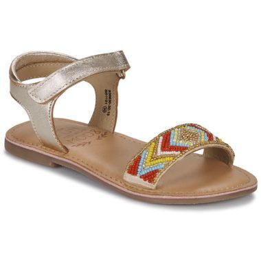 Sandali Mod'8 per bambina CAPEARLS in oro, eleganti e comodi, ideali per occasioni speciali e per l'uso quotidiano. Design raffinato e materiali di alta qualità per garantire comfort e stile. Perfetti per completare l'outfit estivo delle ragazze, questi sandali rappresentano una scelta alla moda per ogni giovane fashionista.