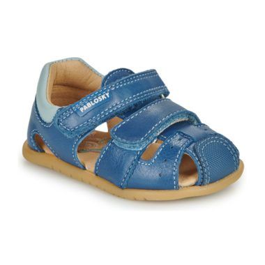 Sandali Pablosky per bambini e ragazzi, modello 41715 Blu. Stile moderno e confortevole, ideale per l'estate. Perfetti per ogni occasione, dalla spiaggia ai giochi all'aperto. Realizzati con materiali di alta qualità per garantire durabilità e supporto ai piedi in crescita. Acquista ora i sandali Pablosky per un look alla moda e una comodità imbattibile.