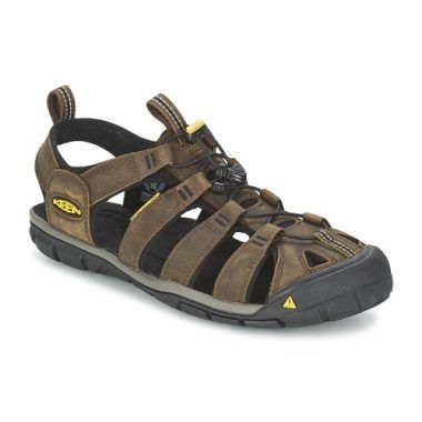 "Sandali Uomo Keen CLEARWATER CNX LEATHER Marrone, eleganti e funzionali, ideali per attività all'aperto e comfort quotidiano. Realizzati in pelle resistente, offrono supporto e traspirabilità, perfetti per escursioni e passeggiate estive."