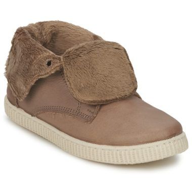 Scarpe bambina ragazza Chipie SABRINA Beige, eleganti e comode, ideali per ogni occasione. Design raffinato e materiali di alta qualità per garantire comfort e stile. Perfette per il tempo libero e le cerimonie, queste scarpe Chipie sono un must-have nel guardaroba delle piccole fashioniste. Disponibili in diverse taglie, un'ottima scelta per la primavera e l'estate. Acquista ora le Chipie Scarpe bambina ragazza SABRINA Beige e fai brillare i passi della tua bambina!