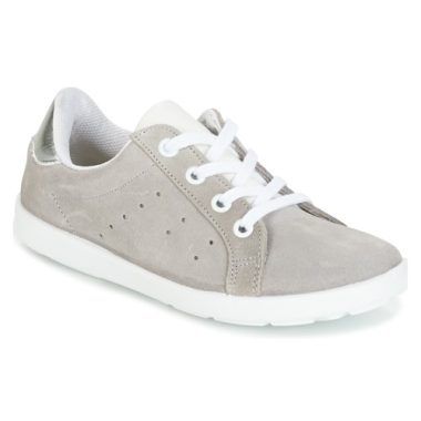 Scarpe bambina ragazza Citrouille et Compagnie HINETTE Grigio, eleganti e comode, perfette per ogni occasione. Design moderno, qualità premium e materiali resistenti per il massimo comfort. Ideali per la moda infantile, queste scarpe donano stile e praticità. Acquista ora il modello HINETTE di Citrouille et Compagnie per rendere ogni passo speciale!