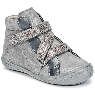 Scarpe bambina ragazza Citrouille et Compagnie HISSOU in argento, eleganti e alla moda, ideali per ogni occasione. Design raffinato e comodo per le piccole, perfette per completare i look primaverili ed estivi. Acquista ora le migliori scarpe per bambine!