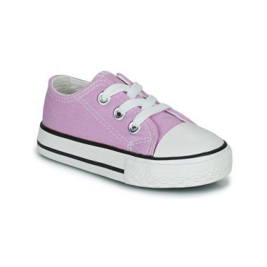 Scarpe bambina ragazza Citrouille et Compagnie OTAL Viola, eleganti e comode, perfette per ogni occasione. Queste scarpe, dal design alla moda e realizzate con materiali di alta qualità, offrono un'ottima vestibilità, garantendo comfort e stile per le piccole. Ideali per abbinamenti casual e outfit speciali, queste scarpe Viola sono un must-have per la collezione di scarpe delle giovani.