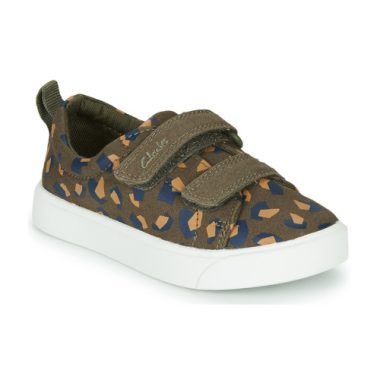 Scarpe Clarks per bambina modello CITY BRIGHT T in color kaki, progettate per offrire comfort e stile. Perfette per ogni occasione, queste scarpe uniscono qualità e design, ideali per le piccole avventuriere. Acquista ora le Clarks CITY BRIGHT T per garantire il massimo del confort e della traspirabilità durante le attività quotidiane.
