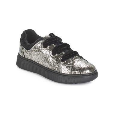 Scarpe Geox per bambina ragazza J DISCOMIX GIRL in Argento, design elegante e moderno, perfette per ogni occasione. Ideali per il comfort e la traspirabilità, queste scarpe sono un must-have per le piccole fashioniste.