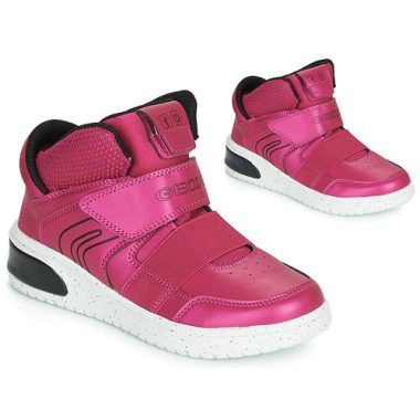 Scarpe Geox J XLED GIRL Rosa per bambina, eleganti e comode, ideali per ogni occasione. Design alla moda con luci LED integrate, perfette per le piccole fashioniste. Realizzate con materiali di alta qualità per garantire comfort e durata. Acquista ora le Geox Scarpe bambina ragazza J XLED GIRL Rosa e fai felice la tua piccola!
