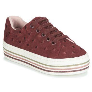 Scarpe bambina ragazza Gioseppo FUSSEN Bordeaux, eleganti e comode, ideali per ogni occasione. Design trendy con dettagli raffinati, perfette per il guardaroba della tua bambina. Disponibili in colore bordeaux, queste scarpe uniscono stile e qualità, offrendo un'ottima vestibilità. Perfette per la stagione, le Gioseppo FUSSEN sono un must-have per le piccole fashioniste. Acquista ora e dai un tocco di classe al look di tua figlia!