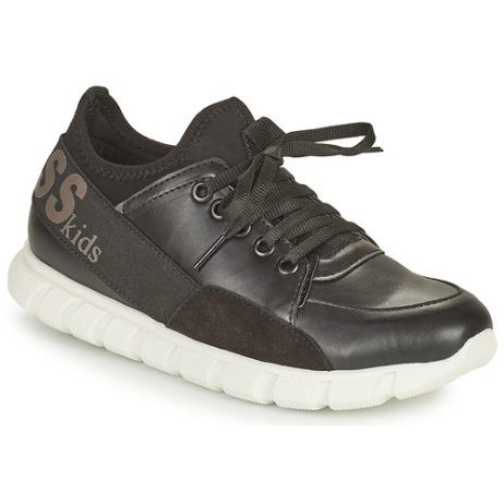 Scarpe bambini ragazza Guess SCARLETT Nero, eleganti e alla moda, perfette per ogni occasione, realizzate con materiali di alta qualità. Ideali per completare il look di ogni giovane fashionista, queste scarpe offrono comfort e stile. Scopri la collezione Guess per un outfit trendy e alla moda.