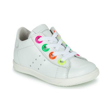 Scarpe bambina ragazza Little Mary DOROTHE in pelle bianca con dettagli eleganti. Comfort e stile per ogni occasione, perfette per le piccole amanti della moda. Acquista ora le Little Mary DOROTHE Bianco, ideali per completare il look delle tua bambina.
