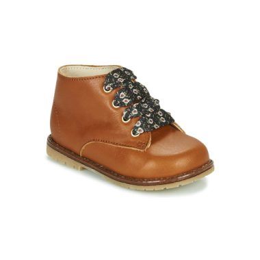 Scarpe bambina ragazza Little Mary JUDITE in marrone, perfette per ogni occasione. Comfort e stile si uniscono in queste scarpe eleganti, ideali per i look quotidiani delle più giovani. Realizzate con materiali di alta qualità, garantiscono durata e comodità. Scopri le Little Mary JUDITE, la scelta ideale per le bambine che amano essere alla moda.