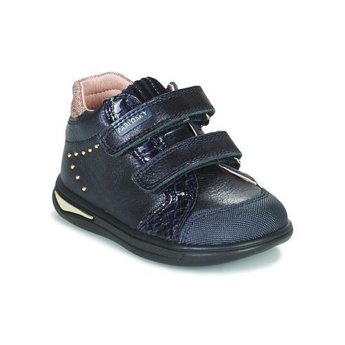 Scarpe Pablosky per bambina ragazza 6122 Blu, eleganti e confortevoli, ideali per l'uso quotidiano. Design moderno e colori vivaci, perfette per ogni outfit. Scarpe di alta qualità Pablosky, garantite per offrire supporto e stile. Acquista ora il modello 6122 Blu per le tue piccole!