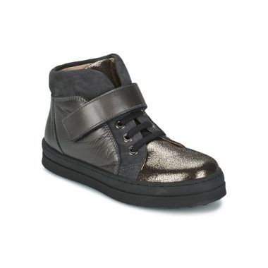 Scarpe Unisa CALATA Grigio per bambina e ragazza, eleganti e alla moda, ideali per ogni occasione. Design versatile con colore grigio che si abbina facilmente a qualsiasi outfit. Scarpe comode e trendy, perfette per il tempo libero e per eventi speciali. Acquista ora le Unisa Scarpe bambina ragazza CALATA Grigio per un look raffinato e pratico.
