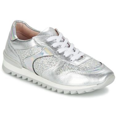 Scarpe Unisa DALTON Argento per bambina/ragazza, eleganti e alla moda, perfette per ogni occasione. Design lucido e confortevole, ideali per un look trendy. Acquista ora le scarpe Unisa per un tocco di stile al tuo outfit!