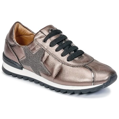 Scarpe Unisa per bambina ragazza modello DONYA in marrone, ideale per un look elegante e comodo. Perfette per ogni occasione, queste scarpe uniscono stile e praticità. Acquista le Unisa DONYA e scopri il massimo del comfort e della qualità per i tuoi bambini!