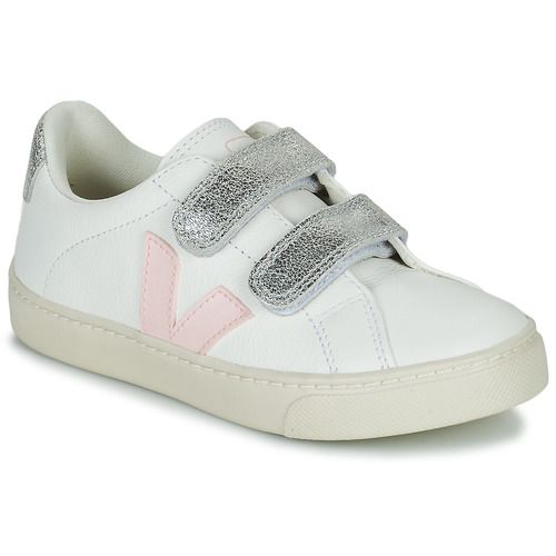Scarpe bambina ragazza Veja SMALL ESPLAR VELCRO Bianco, eleganti e comode, ideali per ogni occasione. Perfette per la stagione primaverile ed estiva, queste scarpe di alta qualità offrono supporto e stile. Sneakers con chiusura a strappo, facile da indossare, realizzate con materiali sostenibili. Scegli Veja per un look trendy e responsabile.