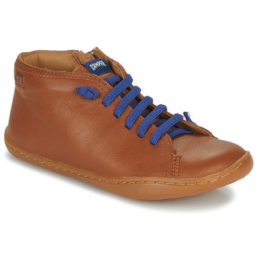 Scarpe per bambini e ragazzi Camper PEU CAMI in marrone, ideali per comfort e stile. Design pratico e resistente, perfetto per l'uso quotidiano. Scarpe Camper per un look alla moda e una calzata comoda.