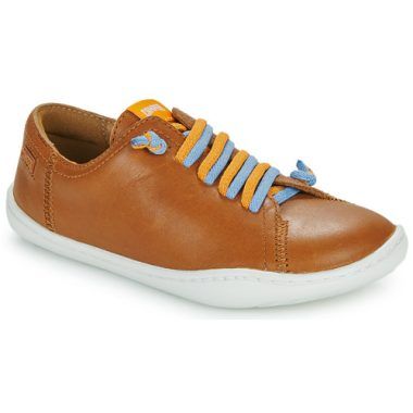 Scarpe bambino ragazzo Camper PEU Marrone, modello elegante e comodo, perfette per ogni occasione. Realizzate con materiali di alta qualità, queste scarpe offrono comfort e stile per i più giovani. Ideali per passeggiate e attività quotidiane, le Camper PEU Marrone sono la scelta perfetta per i genitori attenti al benessere dei loro figli. Disponibili in diverse taglie, assicurano una calzata perfetta e durata nel tempo. Acquista ora le Camper Scarpe bambino ragazzo PEU Marrone per un look alla moda e funzionale!