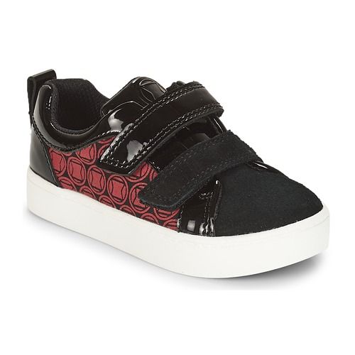 Scarpe Clarks per bambini e ragazzi, modello City Hero Lo in colore nero, ideale per un look sportivo e casual. Comode e resistenti, queste scarpe sono perfette per l'uso quotidiano. Acquista ora le Clarks City Hero Lo nere per garantire comfort e stile ai piedi dei tuoi bambini.