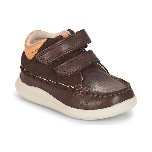 Scarpe Clarks Cloud Tuktu Marrone per bambino e ragazzo, perfette per ogni occasione. Design elegante e comfort eccezionale, ideali per garantire il massimo sostegno durante la crescita. Acquista ora le migliori scarpe per bambini Clarks, disponibili in marrone, per un look alla moda e funzionale.