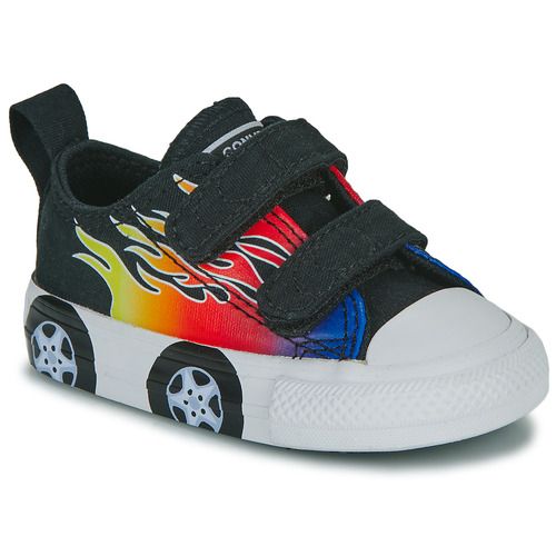 Scarpe Converse per bambino ragazzo CHUCK TAYLOR ALL STAR EASY-ON CARS in colorazione nera, design unico ispirato ai veicoli, scarpe eleganti e comode ideali per la vita quotidiana e le avventure. Perfette per ogni occasione, queste scarpe iconiche offrono stile e praticità per i più piccoli.