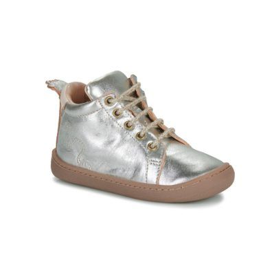 Scarpe Easy Peasy per bambino ragazzo MY FLEXOO LACET in argento, ideali per stile e comfort. Perfette per ogni occasione, queste scarpe offrono un'ottima vestibilità e un design alla moda. Scegli Easy Peasy per scarpe di qualità che accompagnano i tuoi piccoli in ogni avventura.
