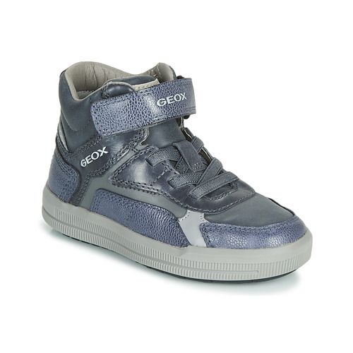 Scopri le Geox Scarpe bambino ragazzo J ARZACH BOY Blu, perfette per l'uso quotidiano. Queste scarpe eleganti e comode offrono una traspirabilità eccezionale e un design moderno, ideale per i giovani avventurieri. Scegli la qualità Geox per il massimo comfort e stile.