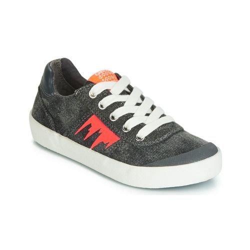 Scarpe Geox J KILWI BOY per bambino in grigio, perfette per tutte le occasioni. Design moderno e comfort ottimale, ideali per ragazzi attivi. Acquista ora le tue Geox Scarpe bambino ragazzo J KILWI BOY Grigio, sinonimo di qualità e stile, perfette per la stagione.