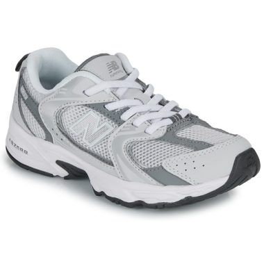 Scarpe bambino ragazzo New Balance 530 grigio, modello casual e sportivo ideale per ogni occasione, comfort e stile per i più giovani. Acquista ora le New Balance 530 per garantire qualità e design alla moda.