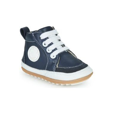 Pantofole per bambino ragazzo Robeez MIGO Blu, realizzate in materiali di alta qualità per garantire comfort e sostegno. Design elegante e moderno, ideale per la crescita dei piedini. Perfette per uso interno, queste pantofole offrono una suola antiscivolo per una maggiore sicurezza. Acquista le Robeez MIGO Blu per il tuo bambino e assicurati stile e praticità.