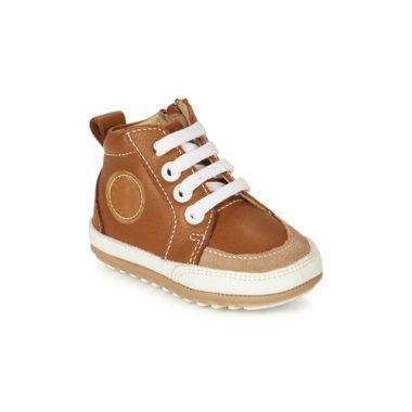 Scarpe Robeez per bambino ragazzo MIGO in marrone, ideali per la crescita dei piedi. Design elegante e comfort ottimale, perfette per ogni occasione. Scarpe di alta qualità Robeez, aiuto nella naturale mobilità del piede e nella stabilità. Acquista ora le migliori scarpe per bambini Robeez MIGO marrone, un acquisto indispensabile per il tuo bambino.