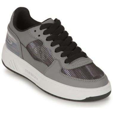"Scopri le Heelys Scarpe con rotelle ragazzo REZERVE LOW Grigio, perfette per divertirsi e muoversi con stile. Ideali per giovani skater, queste scarpe combinano comfort e funzionalità, offrendo una sola soluzione per camminare e rotolare. Acquista ora e rendi ogni passeggiata un'avventura!"