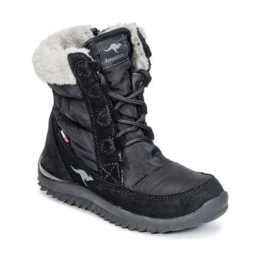 Scarpe da neve bambina ragazza Kangaroos CUPY JUNIOR in nero, ideali per affrontare l'inverno con stile e comfort. Design alla moda e materiali di alta qualità per garantire calore e protezione. Perfette per le avventure sulla neve e per l'uso quotidiano.