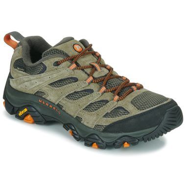 Scarpe da trekking uomo Merrell MOAB 3 GORE-TEX in kaki, ideali per escursioni e attività all'aperto, con membrana impermeabile GORE-TEX e suola antiscivolo per il massimo comfort e stabilità. Perfette per avventure outdoor, queste scarpe offrono resistenza e supporto su terreni vari. Acquista ora le Merrell MOAB 3 GORE-TEX e affronta ogni camminata con stile e affidabilità.